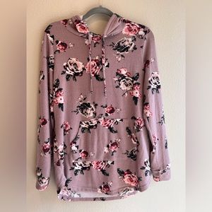 Floral shirt with hoodie and pocket if front. Super comfy made from Justify, L